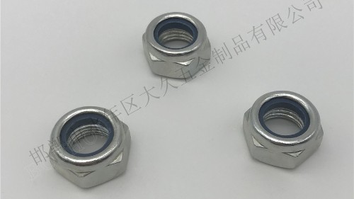 鎖緊螺母在操作過程中需要注意哪些地方？